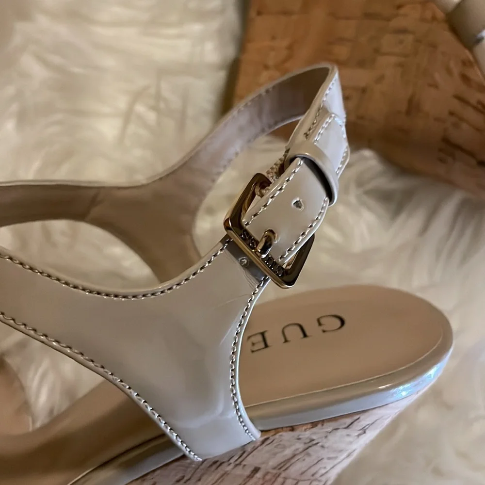 Guess Sandals 🌸 - Picture 6 of 7